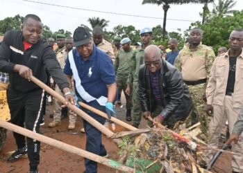 Le président Touadéra participe à l’Opération « Kwa Ti Kodro » dans le 5ème arrondissement