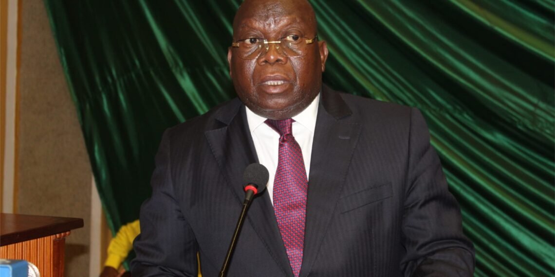 RCA : le ministre de l’équipement et des travaux publics évalue les travaux de construction du port de Mongoumba