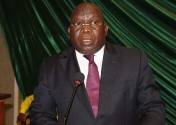 RCA : le ministre de l’équipement et des travaux publics évalue les travaux de construction du port de Mongoumba