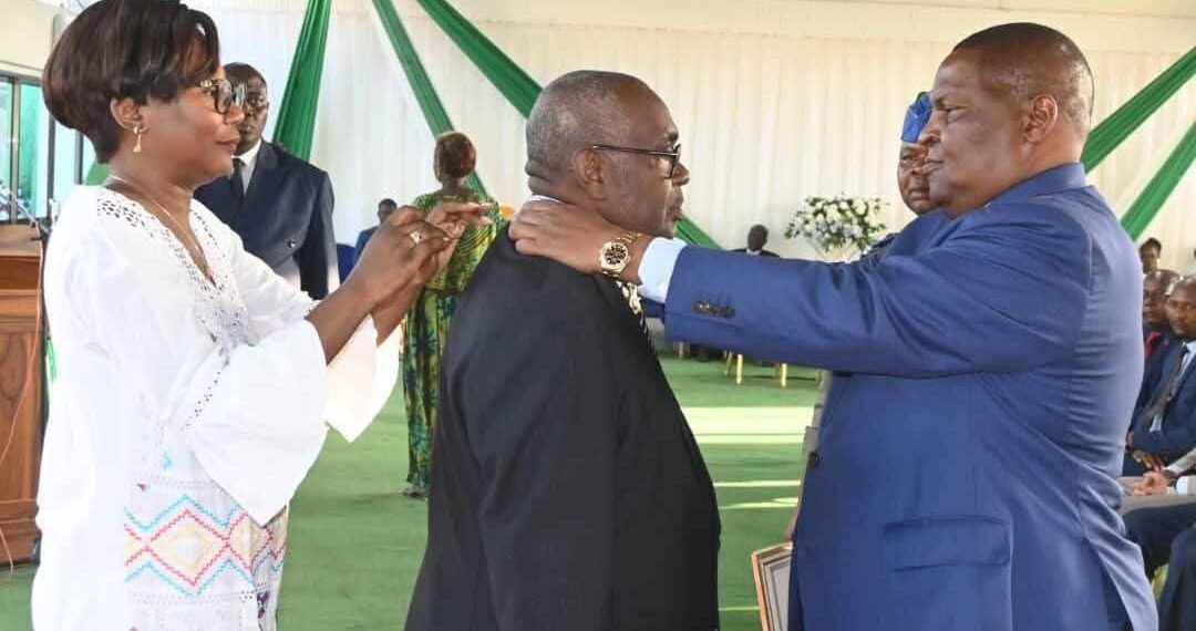 Le Président Touadéra rend hommage au représentant de la CEEAC en fin de mission