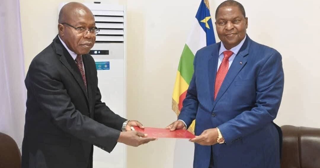 RCA : le Président Touadera reçoit en audience l’ambassadeur de l’Angola