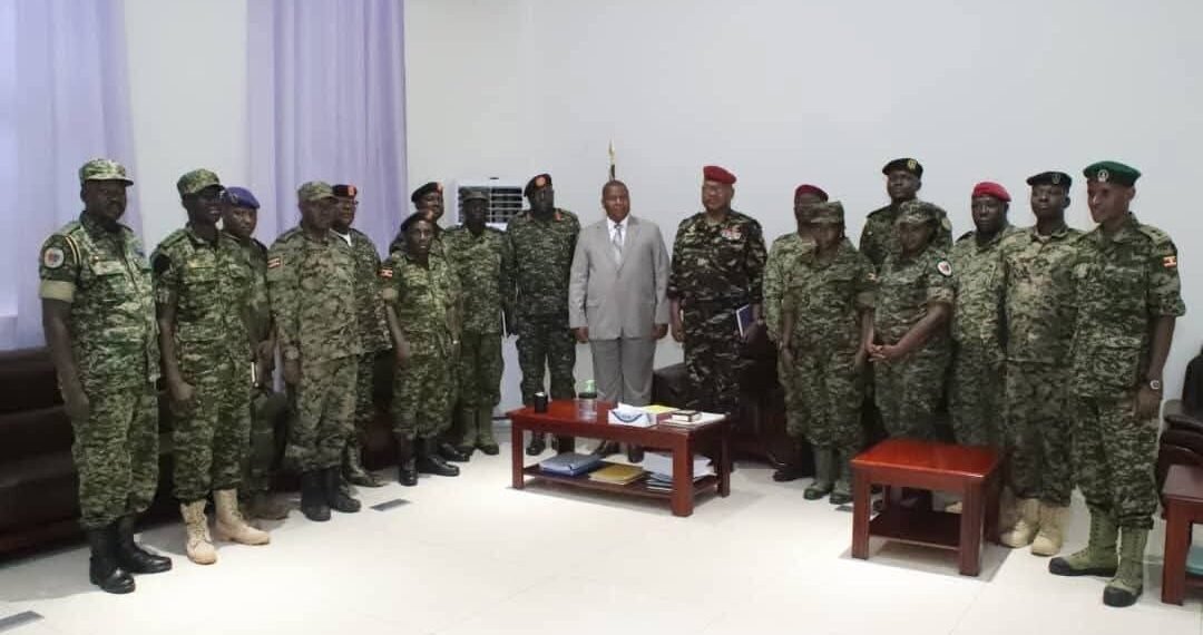 RCA : le Chef de l’Etat rencontre le comité stratégique de recrutement des 18OO recrues devant être formées en Ouganda