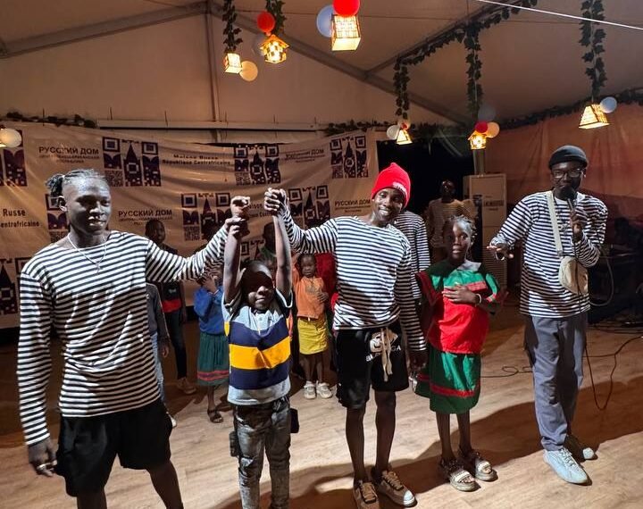 Les ECODIM de l&rsquo;Église apostolique de Ouango ont célébré la journée de la marine russe avec enthousiasme à la maison russe de Bangui
