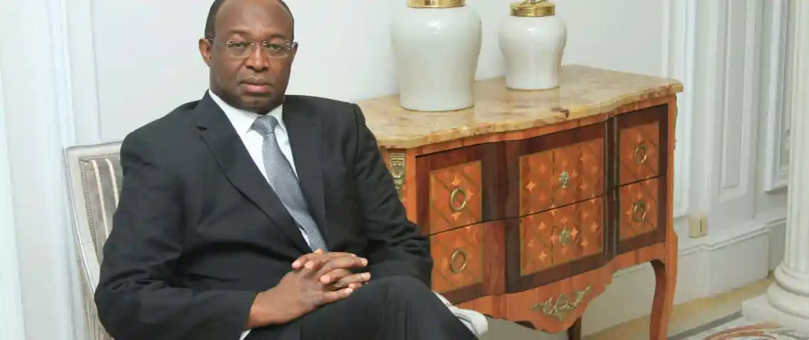 Les enjeux de la renonciation à la nationalité française par Dologuélé développés par la Synergie Centrafricaine et la Galaxie Panafricaine