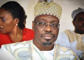 Présidentielle camerounaise : Issa Tchiroma Bakary proclame sa victoire et Invite Paul Biya à reconnaître sa défaite