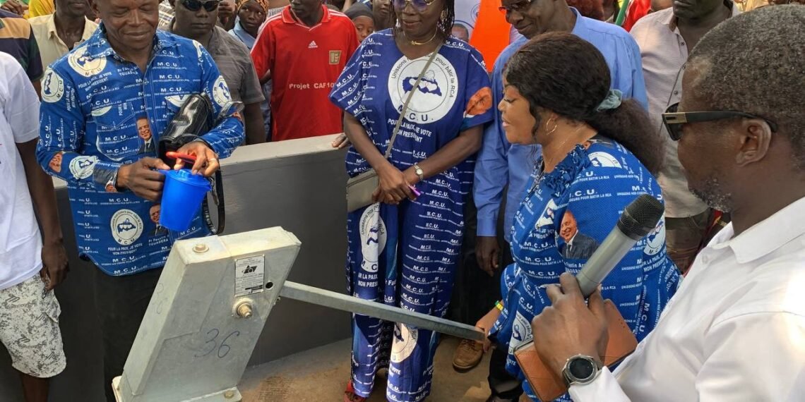 Trois forages pour le quartier Ngou Courant, un geste fort du Président Touadéra pour l&rsquo;accès à l&rsquo;eau potable de la population de Bimbo 3