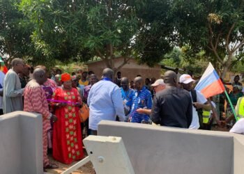 RCA : Le président Touadera dote une nouvelle fois la population de Bimbo 2 d’un forage en eau potable