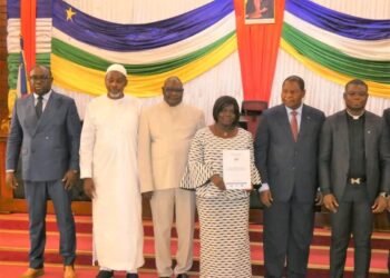 Présidentielle 2025 : cinq candidats signent le code de bonne conduite électorale