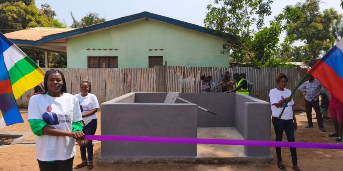 RCA : 2 forages offerts par le Président Touadera inaugurés dans le 6e arrondissement de Bangui