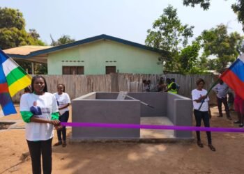 RCA : 2 forages offerts par le Président Touadera inaugurés dans le 6e arrondissement de Bangui