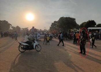 Des instructeurs russes assurent la sécurité d&rsquo;un meeting du candidat à la présidence Dologuélé à Bocaranga