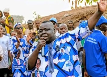 Centrafrique : Davy Bounguinza remporte les législatives à Boali contre l’ancien premier ministre Firmin Ngrébada
