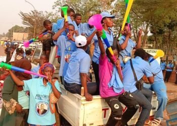 Forte mobilisation de l’association 100% TOUADERA lors de la proclamation des résultats officiels de la présidentielle du 28 décembre.