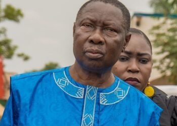 Le ministre Bruno Yapandé met en garde Dologuélé contre toute dérive post-électorale