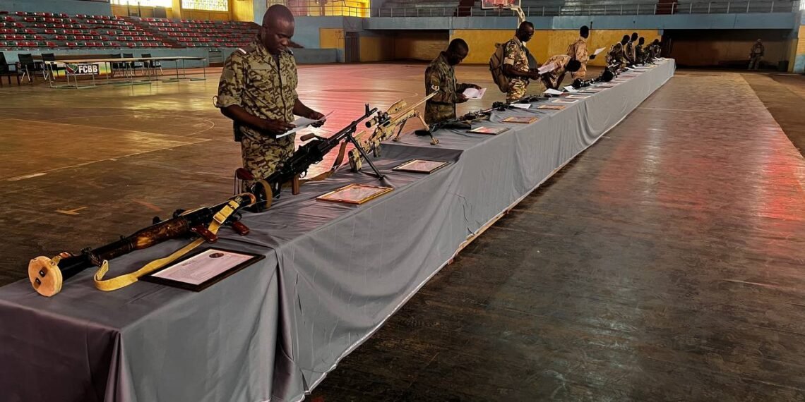 RCA : une exposition d’armes à grande ampleur à Bangui à l’occasion de la célébration de la Journée des Défenseurs de la Patrie