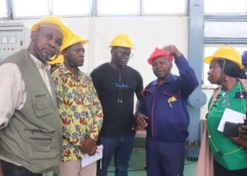 Visite des Installations Techniques de l&rsquo;ENERCA par le Groupe de Travail de la Société Civile Centrafricaine (GTSC) suite à une Rencontre d&rsquo;Échange à Bangui