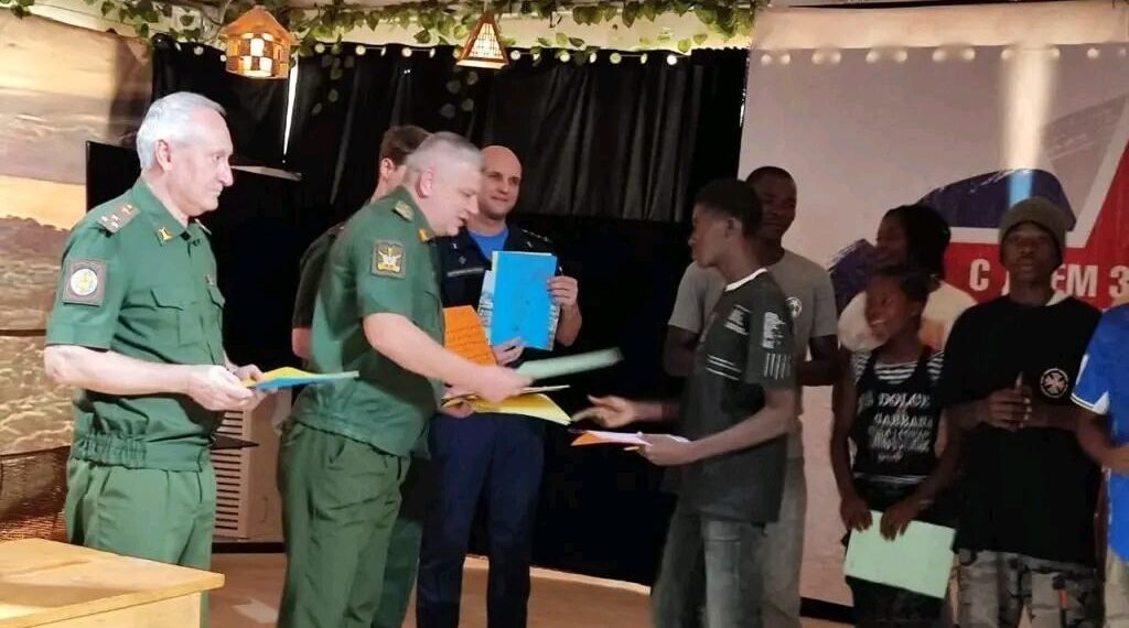 La journée du défenseur de la patrie célébrée à la maison Russe par une conférence