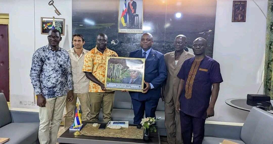 RCA : Le ministre Gervais Mbata rencontre le directeur-pays de WWF pour renforcer le partenariat stratégique du développement durable