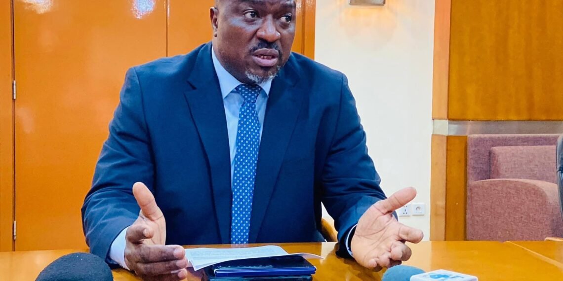 Jules Njawé accuse l’ambassade de France de désinformation sur les 900 milliards FCFA à verser aux Wagners et exige des actions judiciaires contre David Denis