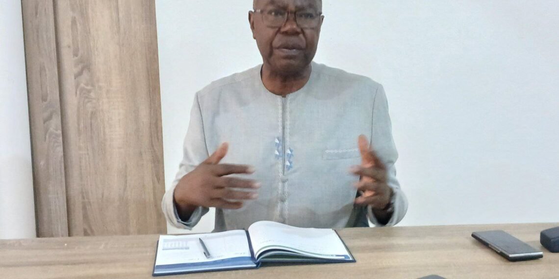 Le ministre conseiller Albert Yaloke Mokpem fait le point sur les actualités nationales lors d&rsquo;une conférence de presse