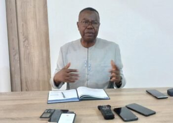 Le ministre conseiller Albert Yaloke Mokpem fait le point sur les actualités nationales lors d&rsquo;une conférence de presse