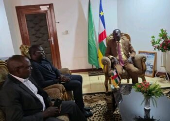 Le ministre de la jeunesse et des sports et le président de FCAVB s&rsquo;engagent à revitaliser le volley-ball centrafricain