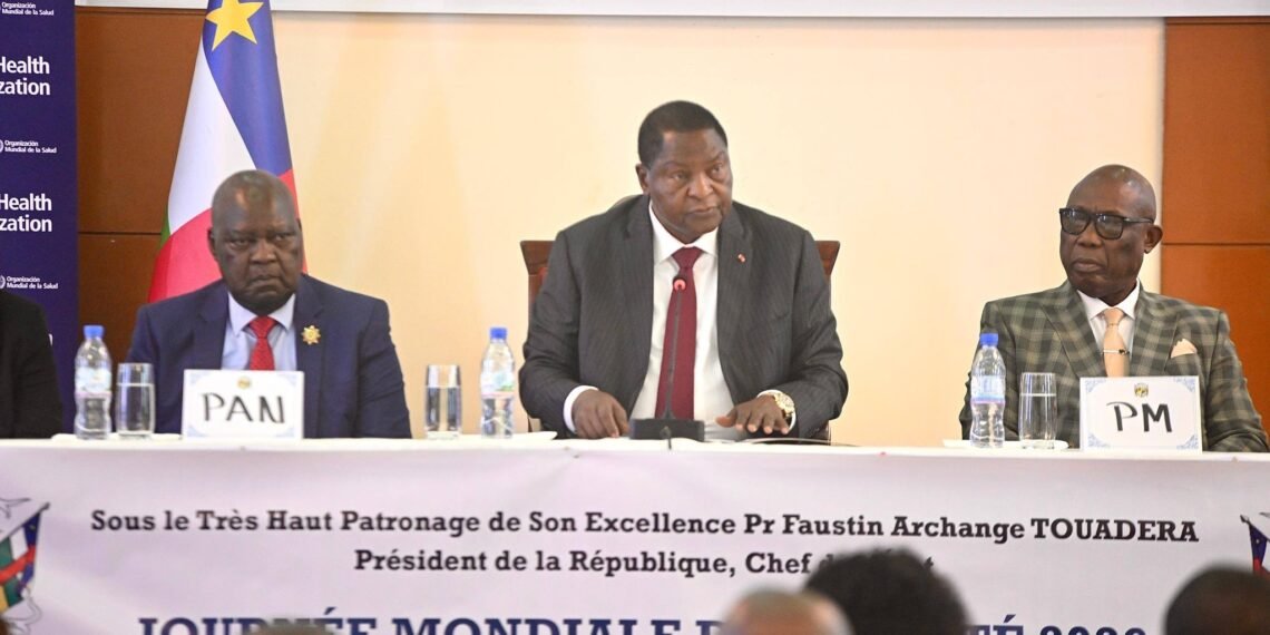 RCA : le Président Touadera lance officiellement les activités du comité interministériel de coordination de lutte contre les faux médicaments