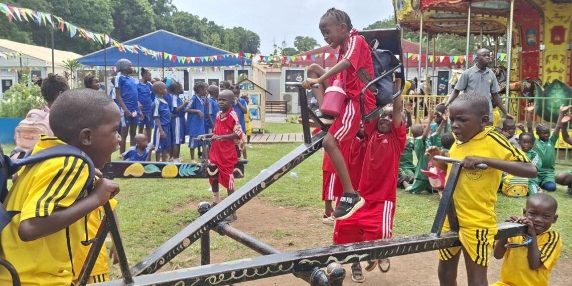 Bangui: 100 écoliers du Complexe Cardinal Dieudonné Nzapalainga découvrent la culture russe à la maison russe de Bangui