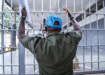 À Camp de Roux, la MINUSCA et Demba Donatien ferment les yeux sur les téléphones des détenus rebelles