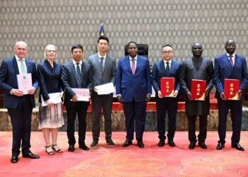 LE PRÉSIDENT DE LA RÉPUBLIQUE NOUVELLEMENT INVESTI LANCE LE PAYS VERS LA MÉCANISATION AGRICOLE ET VEUT LE DOTER DE BUS ULTRA MODERNES
