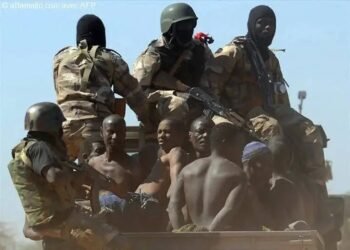 Mali : une vague d’attaques coordonnées replonge le pays dans une spirale d’insécurité