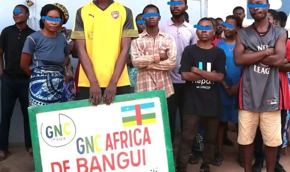 Démantèlement d’un réseau d’arnaque à Bangui : la Police Nationale en action !