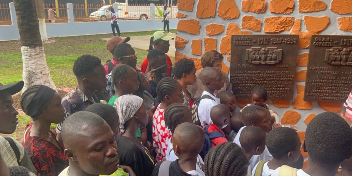RCA : les étudiants de la Maison Russe de Bangui visitent le Musée National Barthélémy Boganda à l’occasion de la Journée Internationale des Musées