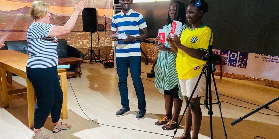 RCA : les participants au concours photo « Montre ta RCA à travers l’objectif et gagne un smartphone », organisé par la Maison Russe de Bangui récompensés