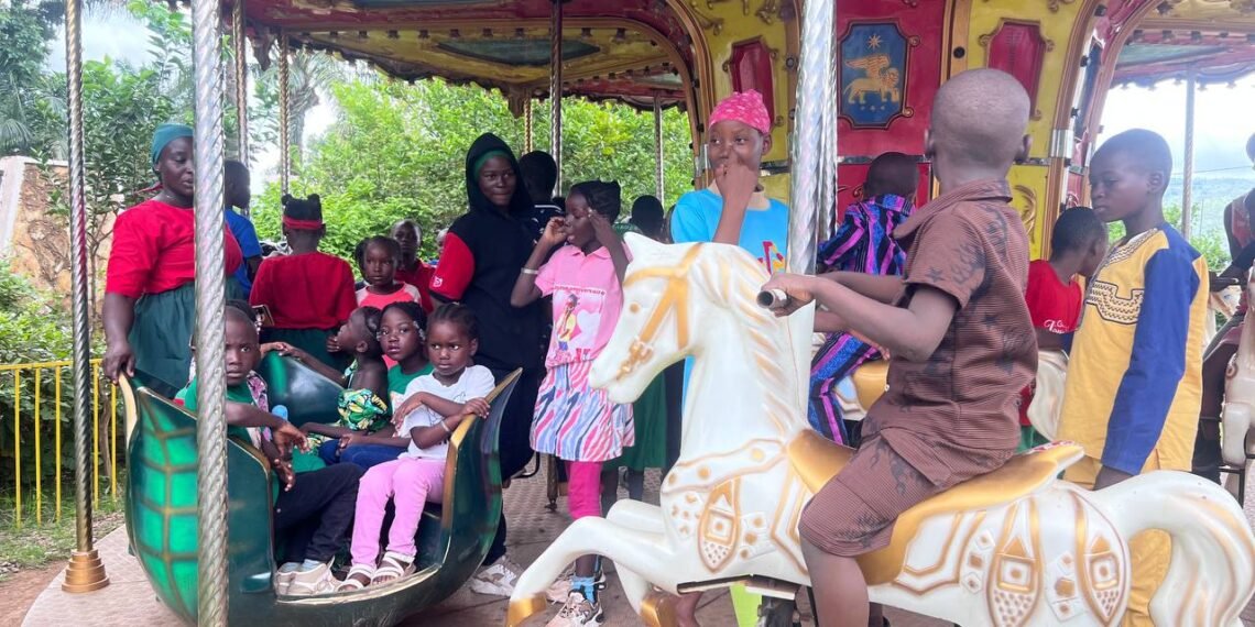 RCA : les enfants de l’école de dimanche de l’Eglise Apostolique Emmanuel 1 visitent la Maison Russe de Bangui
