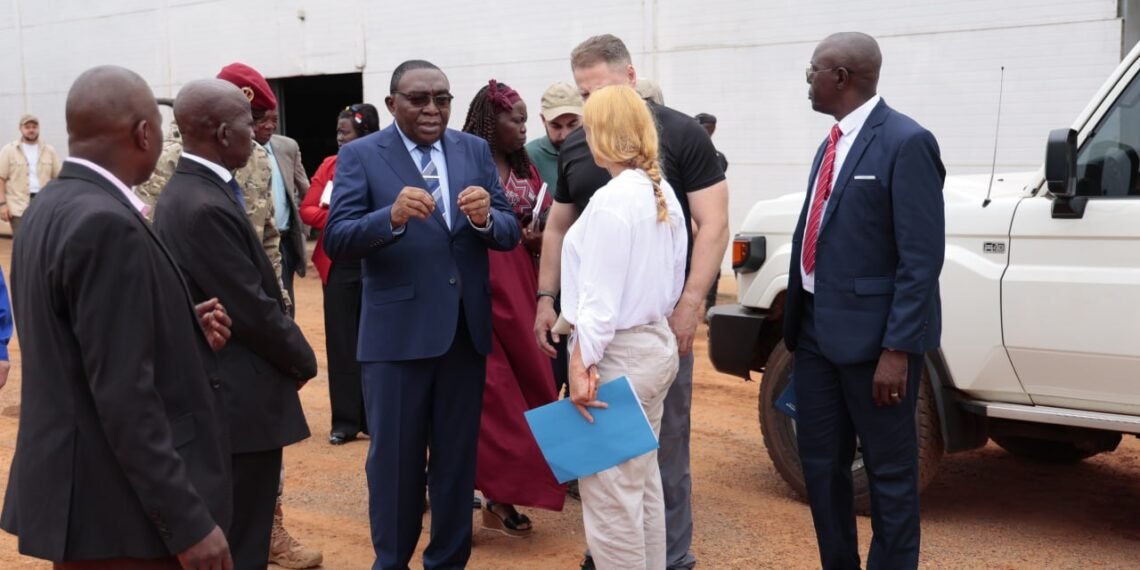 Une visite du ministre du commerce et de l’industrie à la First Industrial Company témoigne le soutien du gouvernement à l’industrie locale