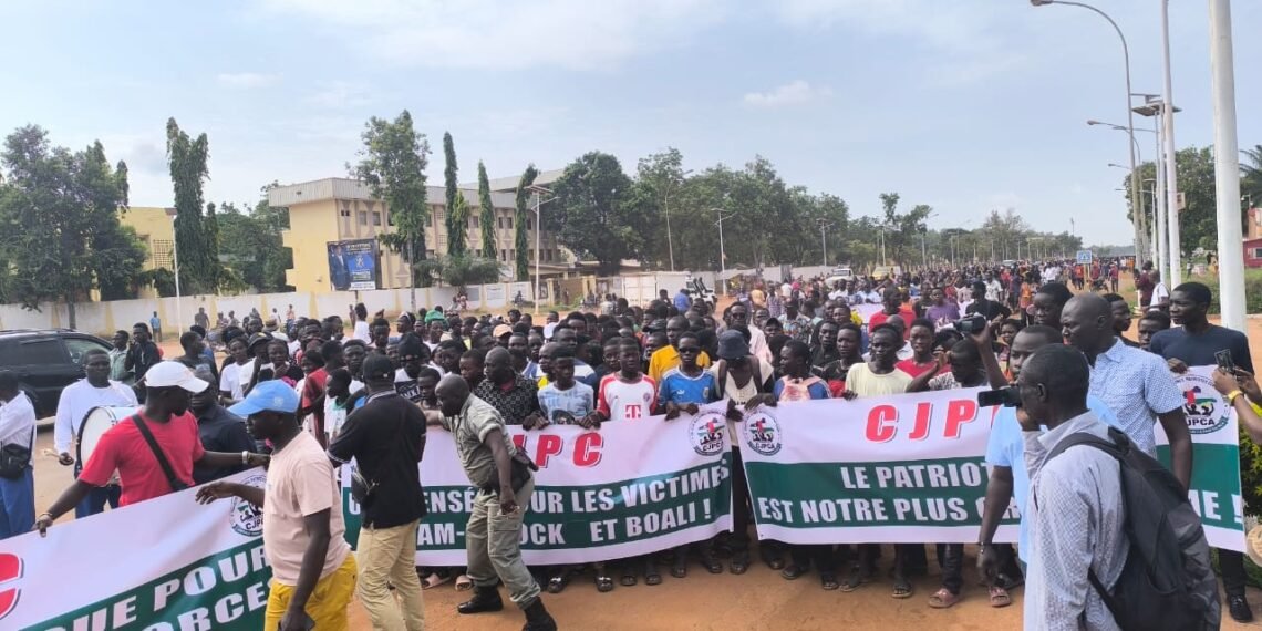 Centrafrique : le Collectif des Jeunes Patriotes Centrafricains mobilise la jeunesse en soutien aux FACA après les attaques d’Am Dafock et de Boali.