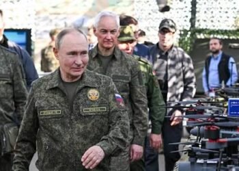 Russie–Ukraine : la pression militaire s&rsquo;intensifie tandis que la voie diplomatique reste ouverte