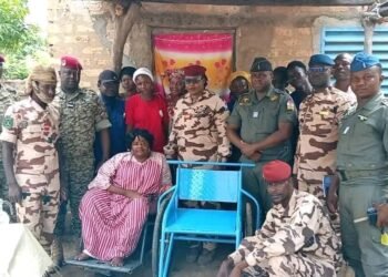 Quand la force mixte Tchad-RCA gagne les cœurs à Sarh : un tricycle pour l&rsquo;autonomie d&rsquo;une citoyenne