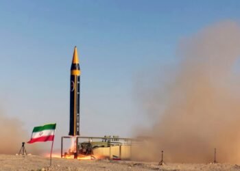 L&rsquo;Iran intensifie sa posture militaire et laisse entrevoir des « surprises stratégiques » alors que l&rsquo;avenir des pourparlers avec les États-Unis reste incertain
