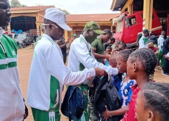 Centrafrique : La promotion 2019-2 des FACA offre des kits scolaires aux enfants de militaires décédés